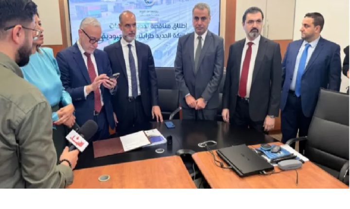 لبنان يعمل على إنشاء خط حديدي للربط بين مرفأ طرابلس وسوريا