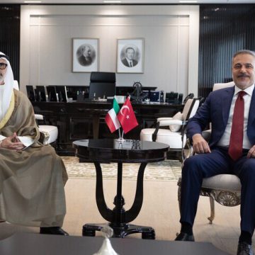 فيدان يستقبل وزير الخارجية الكويتي في أنقرة