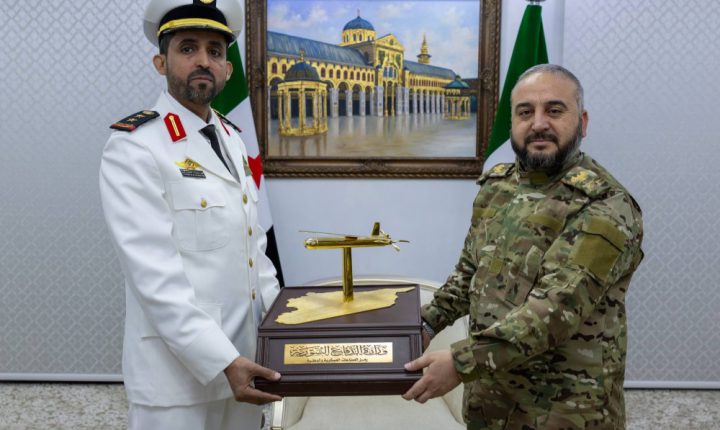 وزير الدفاع يبحث مع الملحق العسكري لسفارة السعودية عدداً من القضايا المشتركة