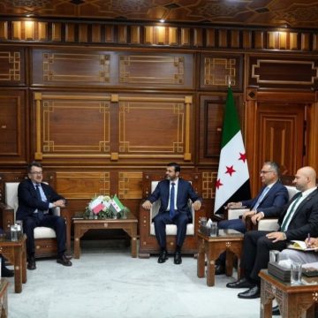 محافظ اللاذقية يبحث مع السفير الإيطالي تعزيز التعاون المشترك