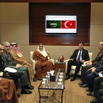 نائب وزير الدفاع التركي يبحث مع نظيره السعودي تعميق التعاون