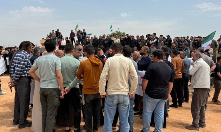 وقفة احتجاجية في ساحة الليرمون رفضاً لإجراءات الاستملاك