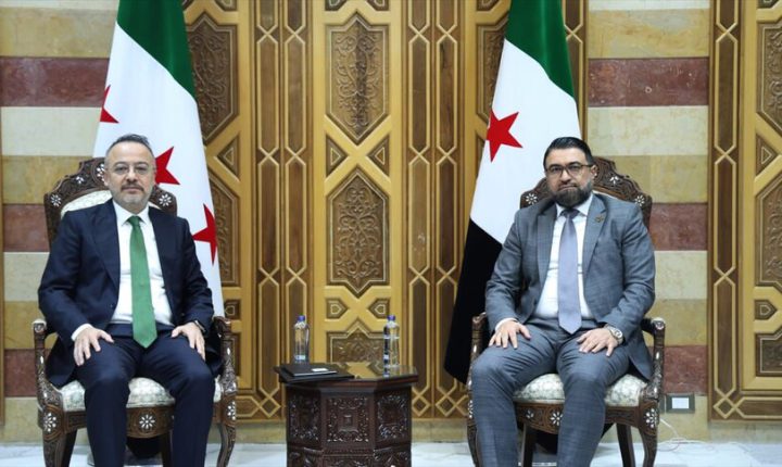 وزير العدل السوري يبحث مع سفير تركيا تعزيز التعاون الثنائي