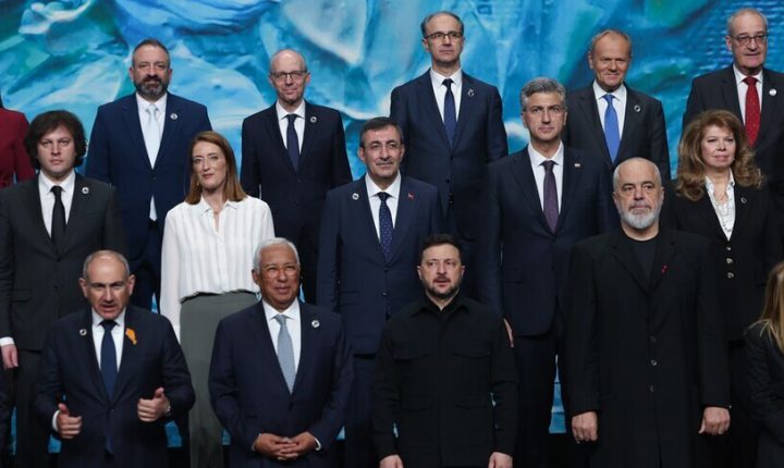 نائب أردوغان يشارك في قمة المجموعة السياسية الأوروبية