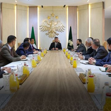 وزارة الطاقة تبحث مع البنك الإسلامي للتنمية دعم قطاعي المياه والكهرباء
