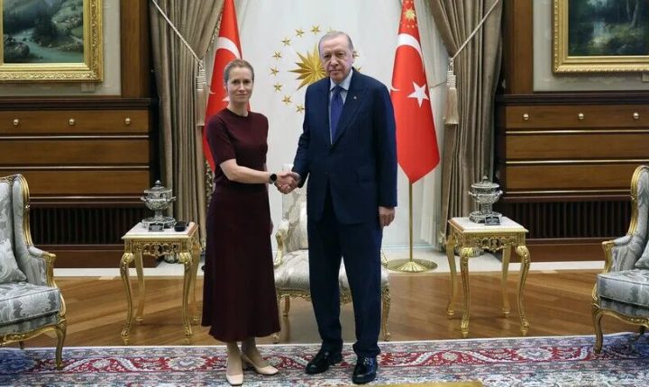 أردوغان يستقبل كالاس والوفد المرافق لها في أنقرة