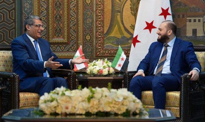 محافظ دمشق يبحث مع السفير اللبناني تطوير العلاقات بين البلدين الشقيقين