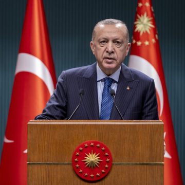 أردوغان: جماعات متطرفة إسرائيلية لا تريد صمت الأسلحة بالمنطقة