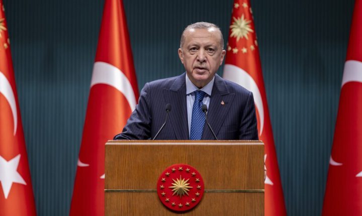 أردوغان: جماعات متطرفة إسرائيلية لا تريد صمت الأسلحة بالمنطقة