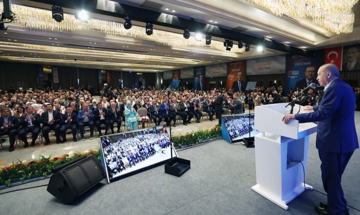 أردوغان: “العدالة والتنمية” أمل الأمة الإسلامية