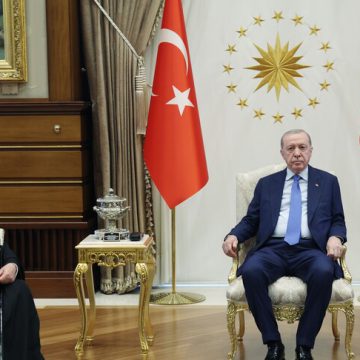 أردوغان يلتقي البطريرك المسكوني برثلماوس الأول