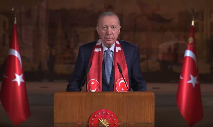 أردوغان: قلوب الأتراك ستخفق دعمًا لمنتخبهم