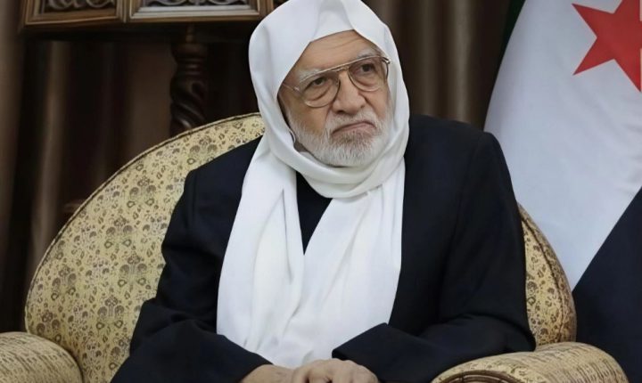 المفتي العام في سوريا : ما مرّ به الشعب من ظلم ومعاناة يتطلب اليوم تصرفاً حكيماً بعيداً عن الفتن