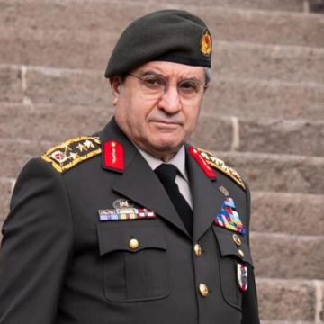 رئيس الأركان التركي يبحث قضايا الدفاع مع قائد قوات الناتو في أوروبا و يلتقي قائد القوات البرية في المملكة المتحدة