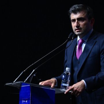 بيرقدار يدعو لـ”تحالف إنساني للتضامن التكنولوجي”