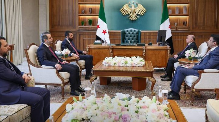 الشرع يبحث مع وزير الخارجية العراقي تطوير العلاقات الثنائية وتعزيز التنسيق