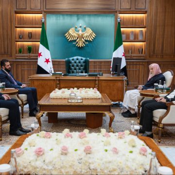 الشرع يستقبل والد الطبيبة رانيا العباسي