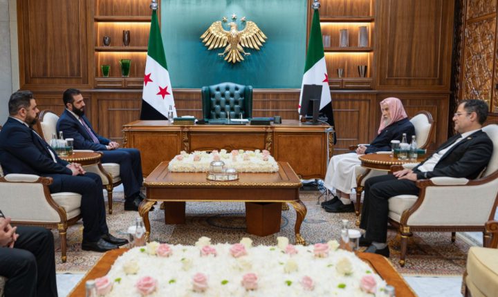 الشرع يستقبل والد الطبيبة رانيا العباسي