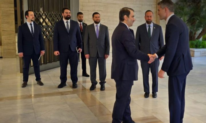 الشيباني يستقبل في دمشق وفدا هولندياً رفيعا برئاسة وزير الخارجية