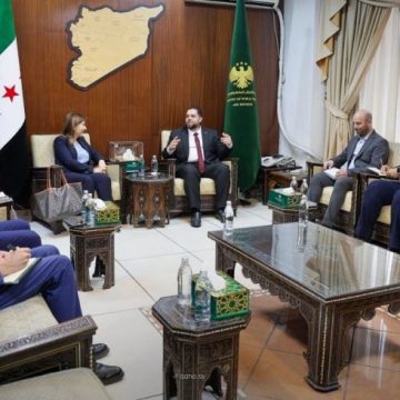 وزارة الأشغال ومفوضية الأمم المتحدة لشؤون اللاجئين تبحثان تطوير السكن البديل ودعم عودة النازحين
