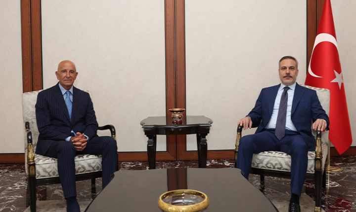 فيدان يلتقي السفير الأمريكي توماس باراك في أنقرة