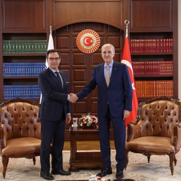 قورتولموش يلتقي عددا من نظرائه على هامش القمة البرلمانية للناتو