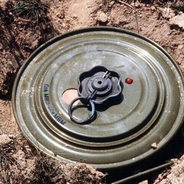 مقتل شخص وزوجته بانفجار لغم من مخلفات نظام الأسد بإدلب
