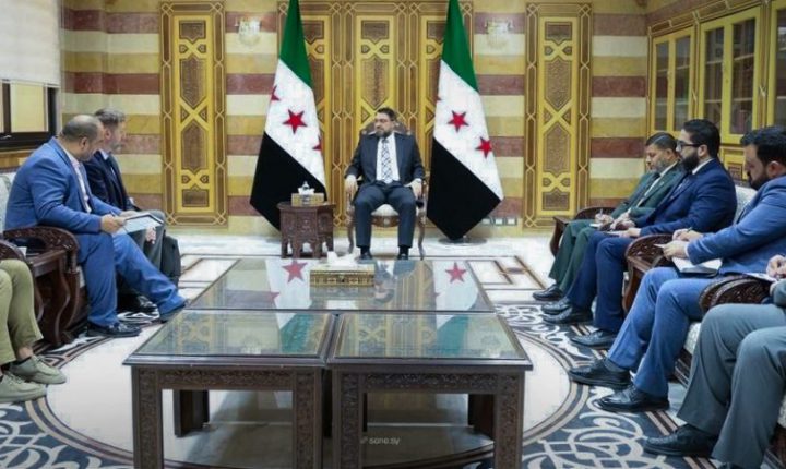 وزير العدل السوري يبحث مع وفد الآلية الدولية تشكيل ورش عمل لتعزيز القدرات القانونية