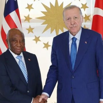 أردوغان يستقبل نظيره الليبيري في إسطنبول