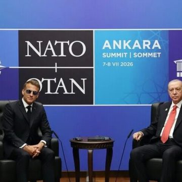 أردوغان يلتقي ماكرون على هامش قمة الناتو في أنقرة