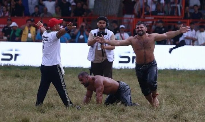 التركي أركان طاش يفوز بلقب مصارعة “قرق بنار” الزيتية في أدرنة