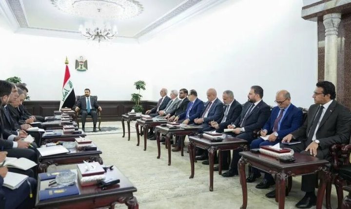 وزير الطاقة التركي يجري مباحثات مع رئيس الوزراء العراقي
