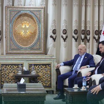 وزير الاقتصاد والصناعة السوري يبحث مع اتحاد المصدرين والمستوردين العرب سبل تعزيز التعاون الاقتصادي