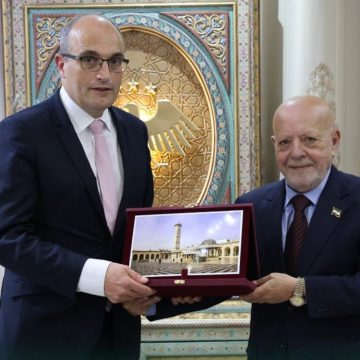 وزير الاقتصاد يبحث مع مسؤول تشيكي تعزيز الشراكات الاستثمارية بين البلدين