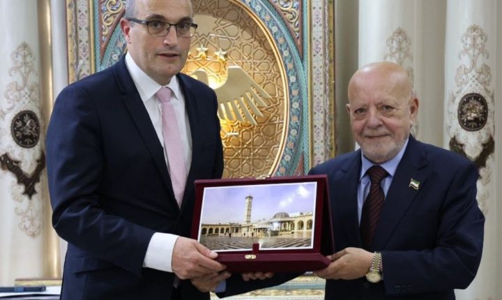 وزير الاقتصاد يبحث مع مسؤول تشيكي تعزيز الشراكات الاستثمارية بين البلدين