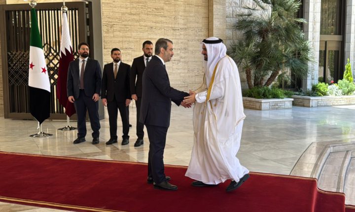 الشيباني يستقبل وزير دولة قطر ويبحث معه تعزيز العلاقات الثنائية