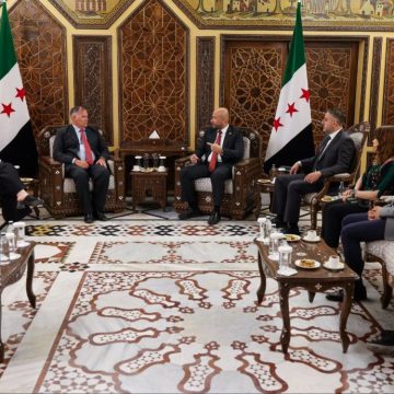 وزير الطوارئ يبحث رؤية “سوريا بلا مخيمات” مع القائم بأعمال الممثل الخاص للمملكة المتحدة