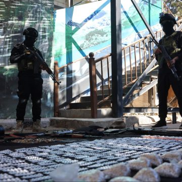 الجيش السوري يحبط تهريب 40 كغ حشيش و700 ألف كبتاغون قادمةً من لبنان