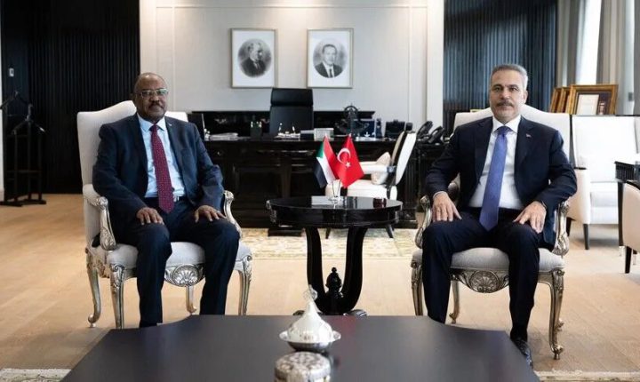 فيدان يؤكد استمرار دعم تركيا للسودان وتعزيز العلاقات الثنائية