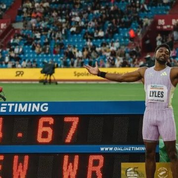 🏃 نواه لايلز يحقق أسرع زمن عالمي لعام 2026 في سباق 100 متر