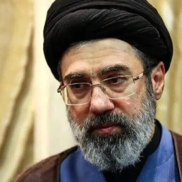 المرشد الإيراني مجتبى خامنئي يتوعد بالانتقام لمقتل والده