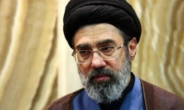 المرشد الإيراني مجتبى خامنئي يتوعد بالانتقام لمقتل والده