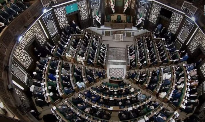انطلاق الجلسة الأولى لمجلس الشعب بحضور الرئيس الشرع