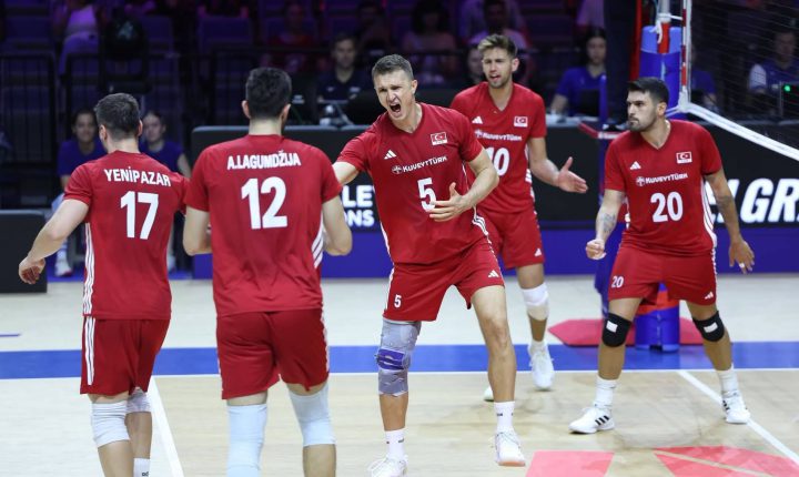 منتخب تركيا يهزم أوكرانيا ويرفع رصيده إلى 19 نقطة في دوري الأمم للكرة الطائرة