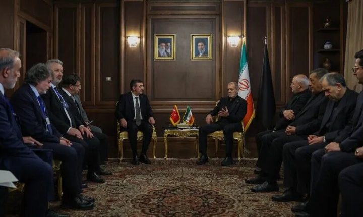 نائب أردوغان: سنواصل المساهمة في جهود السلام والاستقرار بالمنطقة