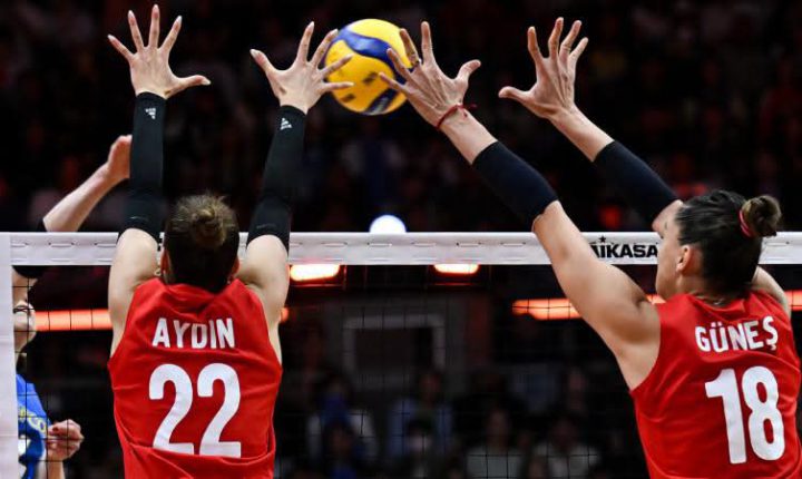 🇹🇷🏐 بداية قوية لمنتخب تركيا للسيدات في بطولة أوروبا للكرة الطائرة