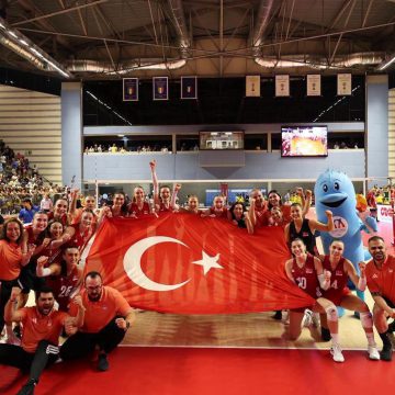 🏐 تركيا تتوج بذهبية ألعاب البحر المتوسط للكرة الطائرة للسيدات