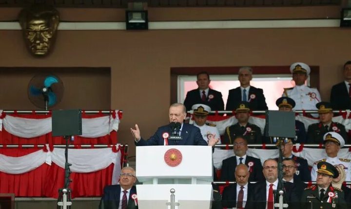 أردوغان: جيشنا يعيش أقوى فتراته