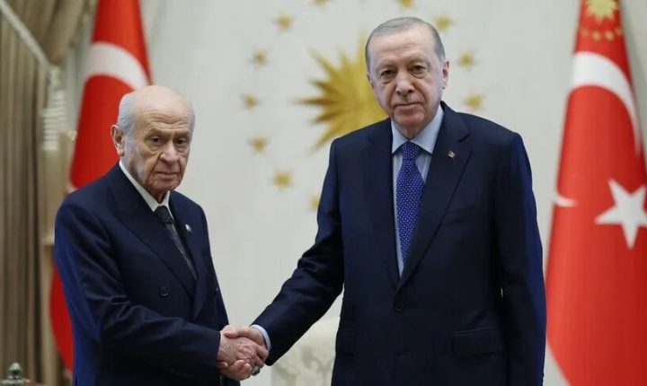 أردوغان يستقبل دولت بهتشلي في أنقرة بالتزامن مع مناقشة مشروع قانون “تركيا بلا إرهاب”