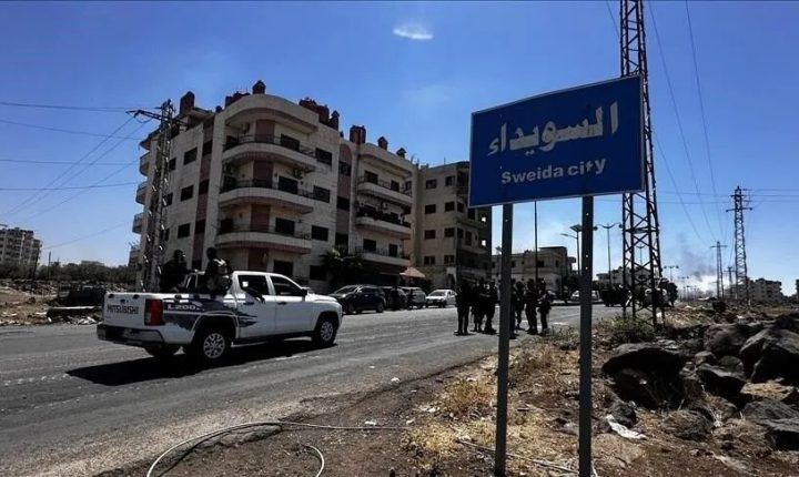 اشتباكات بين مجموعات خارجة عن القانون في السويداء السورية